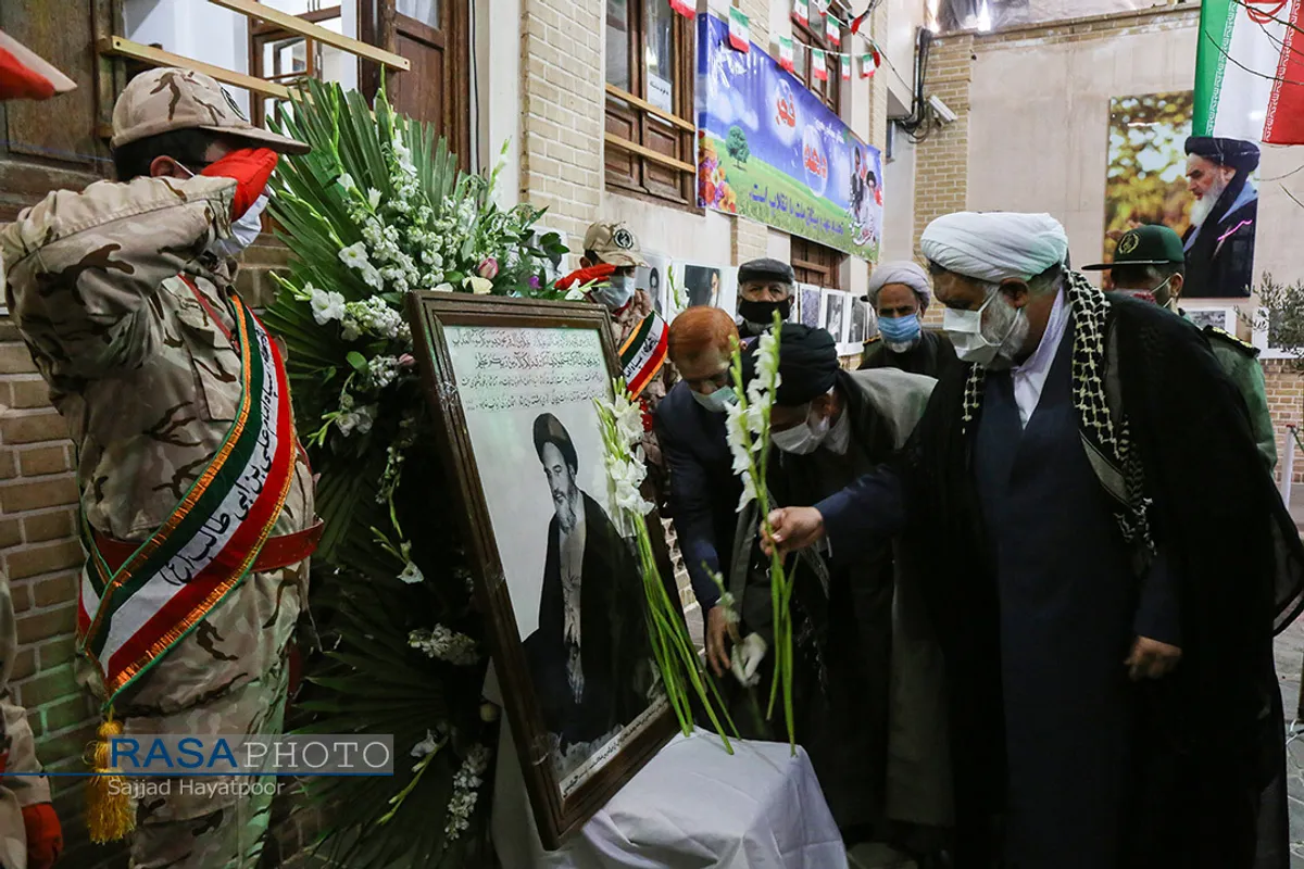مراسم سالروز آغاز دهه فجر در قم