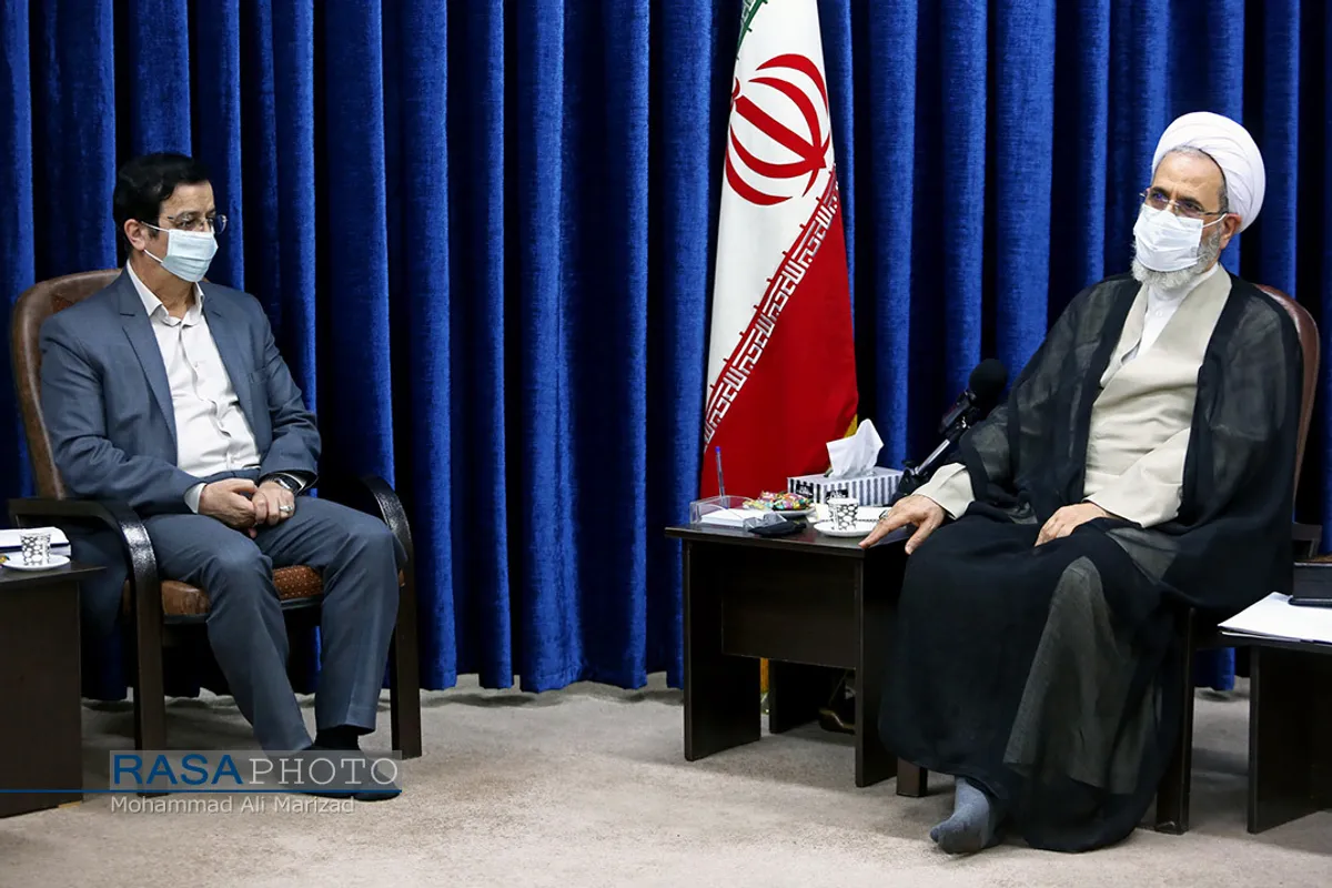 رونمایی از کتاب "سی سالگی" زندگینامه شهید صادقی با حضور آیت الله اعرافی