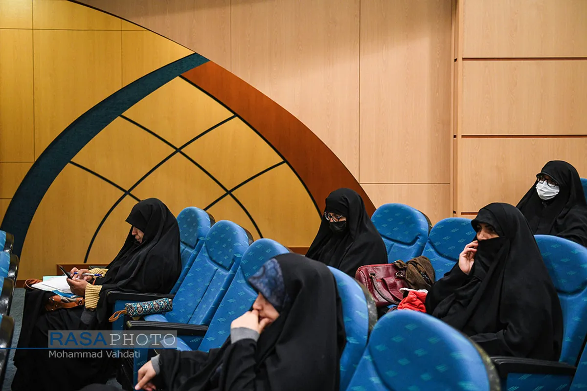 نشست جهاد تبیین با عنوان "امید به آینده انقلاب؛واقعی یا موهوم؟"