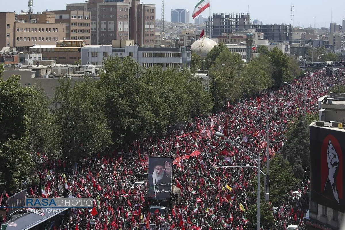 تشییع تاریخی رهبر شهید انقلاب در تهران -۲