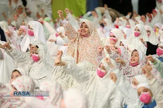 مراسم جشن تکلیف دختران دانش&zwnj;آموز با حضور مقام معظم رهبری