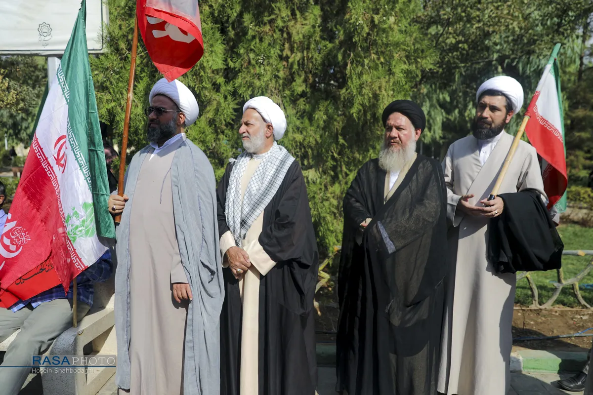 زنجیره انسانی مدافعان حجاب وعفاف