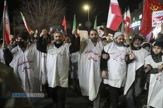 تجمع و راهپیمایی شبانه مردم انقلابی قم علیه اغتشاشگران
