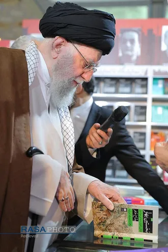 بازدید رهبر معظم انقلاب از سی و پنجمین نمایشگاه بین&zwnj;المللی کتاب تهران