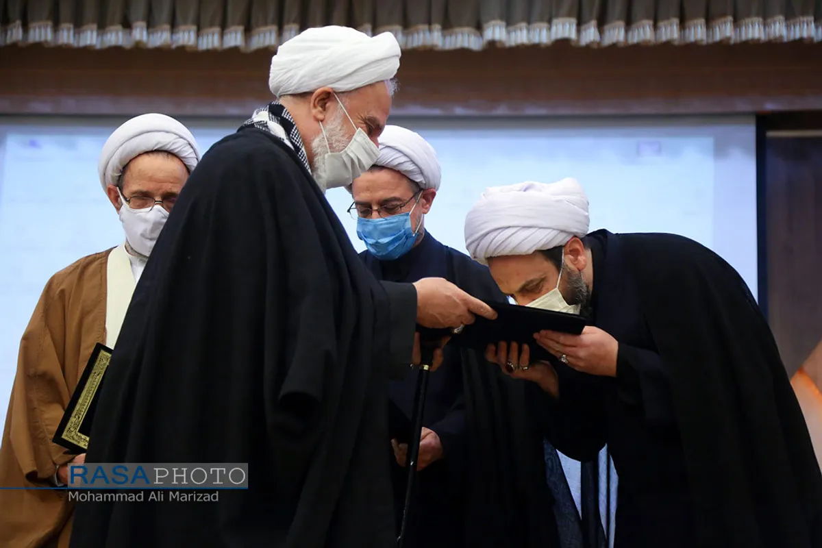 مراسم معارفه رییس جدید مؤسسه آموزشی و پژوهشی امام خمینی(ره)