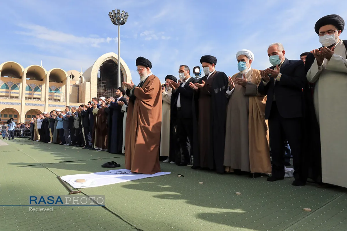 اقامه نماز عید فطر به امامت مقام معظم رهبری