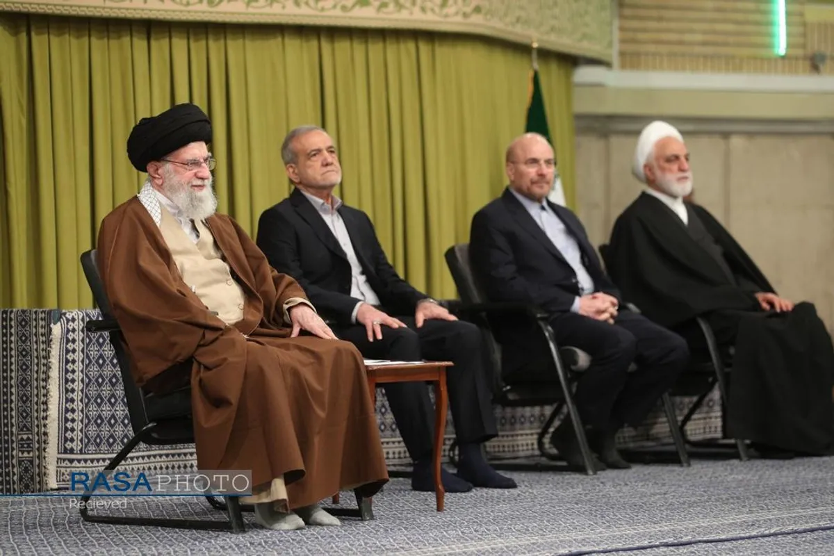 دیدار مسئولان نظام و سفرای کشورهای اسلامی با رهبر معظم انقلاب
