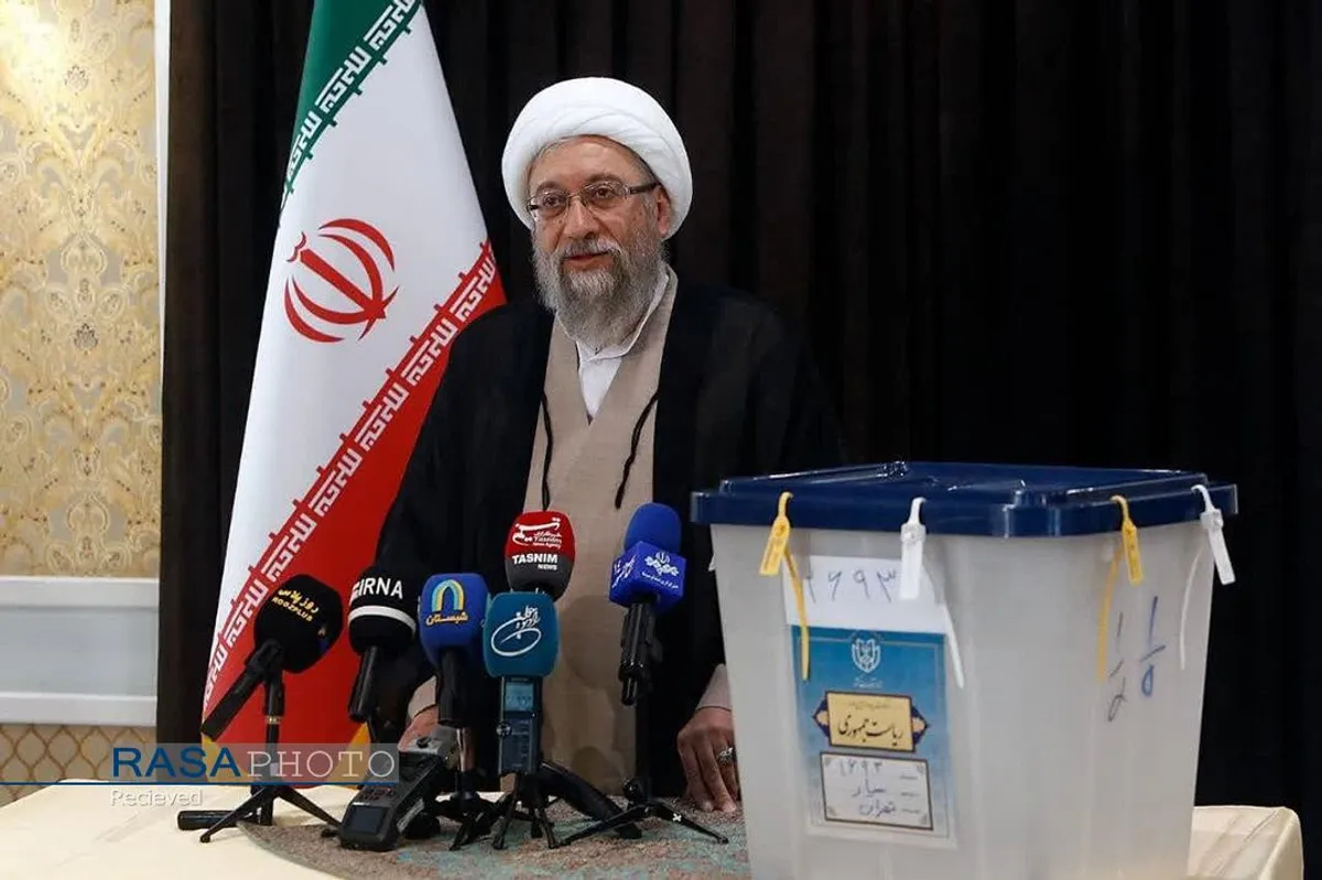 مشارکت آیت الله صادق آملی لاریجانی رئیس مجمع تشخیص مصلحت نظام در چهاردهمین انتخابات ریاست جمهوری