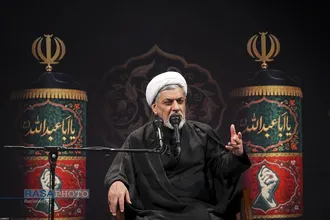 مراسم عزاداری شب تاسوعا در جوار محل شهادت رهبر شهید انقلاب اسلامی