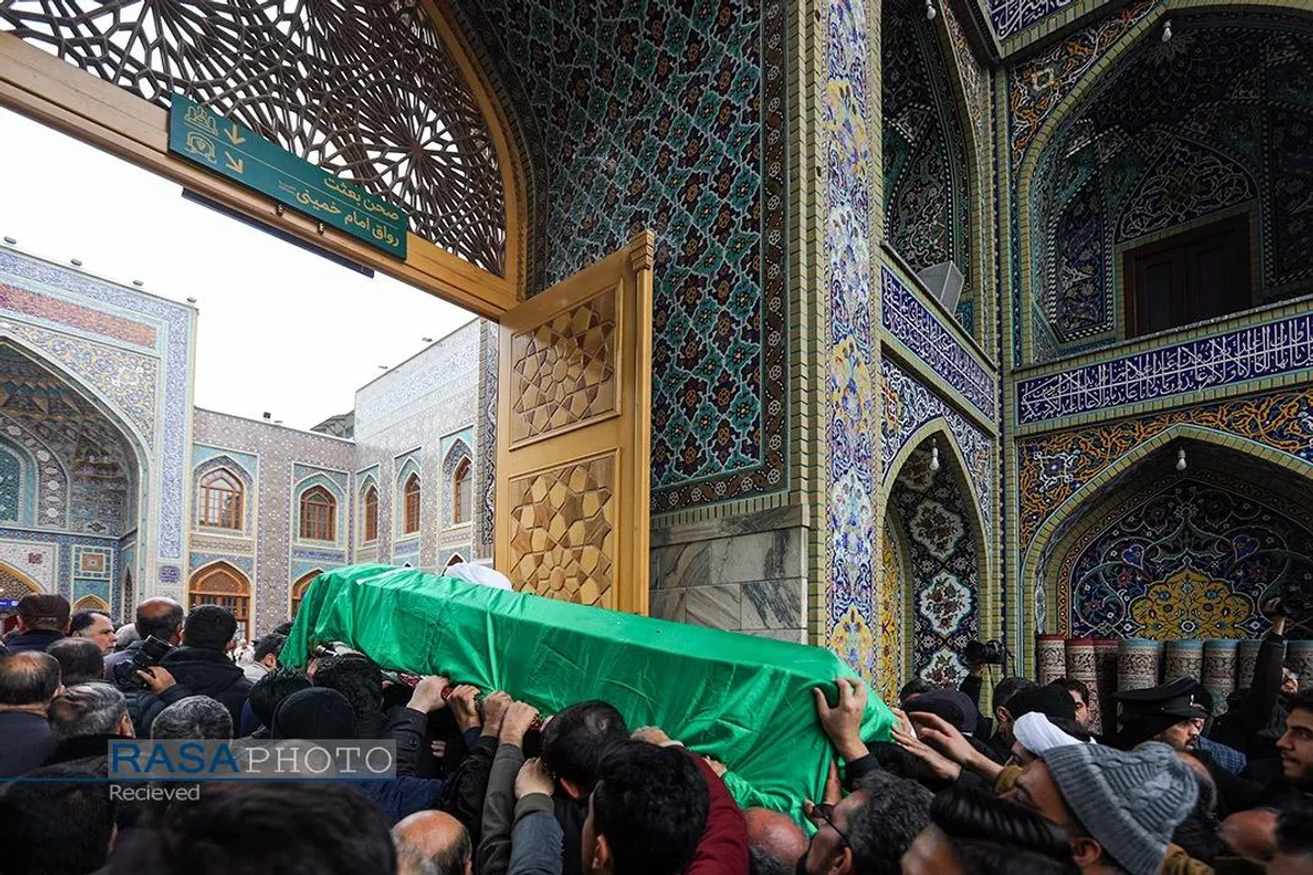 تشییع پیکر آیت&zwnj;الله امامی کاشانی در حرم مطهر رضوی