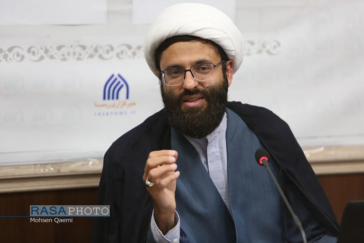 مراسم رونمایی از کتاب آسیب&zwnj;های جامع فضای سایبر
