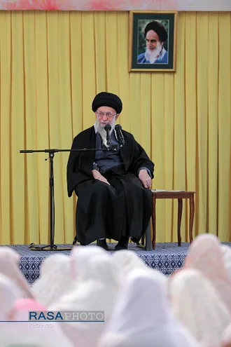 مراسم جشن تکلیف دختران دانش&zwnj;آموز با حضور مقام معظم رهبری