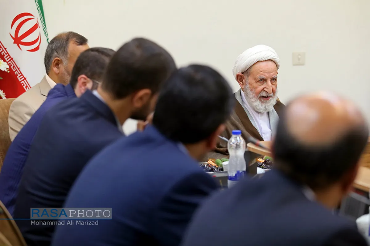 دیدار جمعی از دادستان&zwnj;های قوه قضاییه با آیت الله یزدی رئیس جامعه مدرسین&lrm;