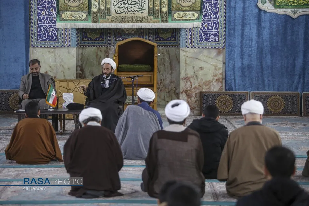 یادبود شهید علی اکبر حسین&zwnj;زاده دادستان اسفراین در مدرسه علمیه معصومیه