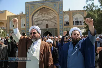 تجمع اعتراض&zwnj;آمیز حوزویان به هتک حرمت قرآن و اسلام