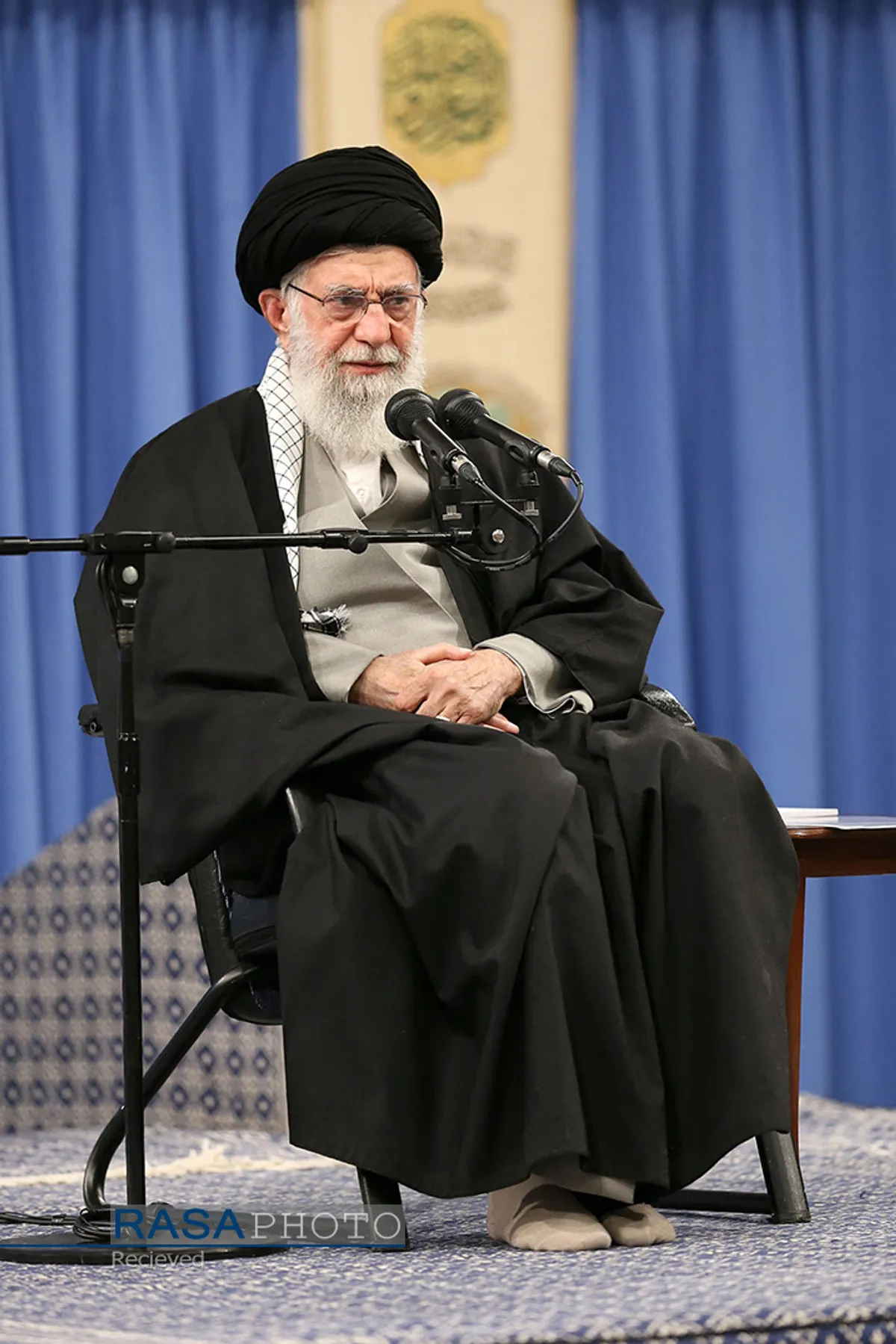 دیدار مداحان اهل&zwnj;بیت (علیهم&zwnj;السلام) با مقام معظم رهبری