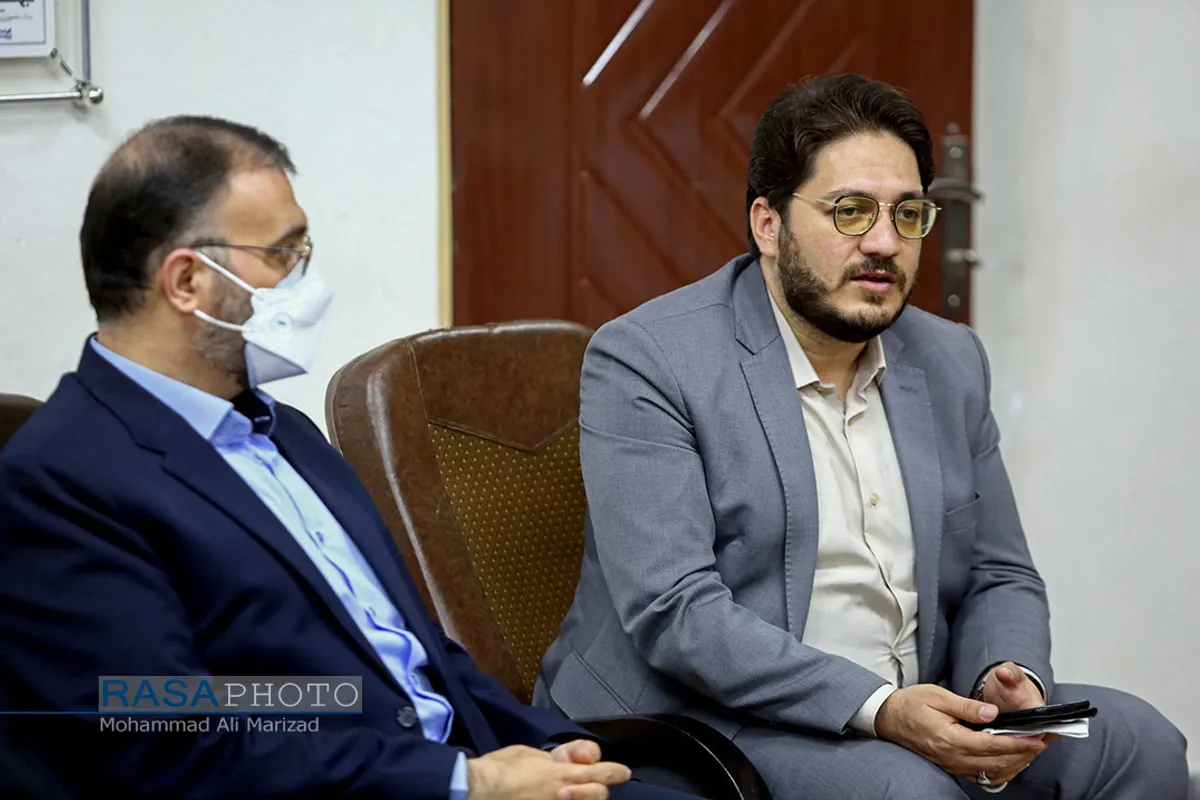 رونمایی از کتاب "سی سالگی" زندگینامه شهید صادقی با حضور آیت الله اعرافی