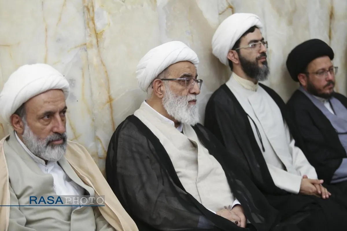 دیدار اعضای مجمع نمایندگان طلاب با آیت الله شب زنده&zwnj;دار