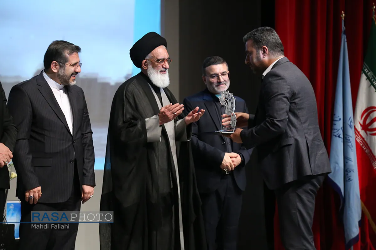 تجلیل از خبرنگاران خبرگزاری رسا در جشنواره مطبوعات دینی