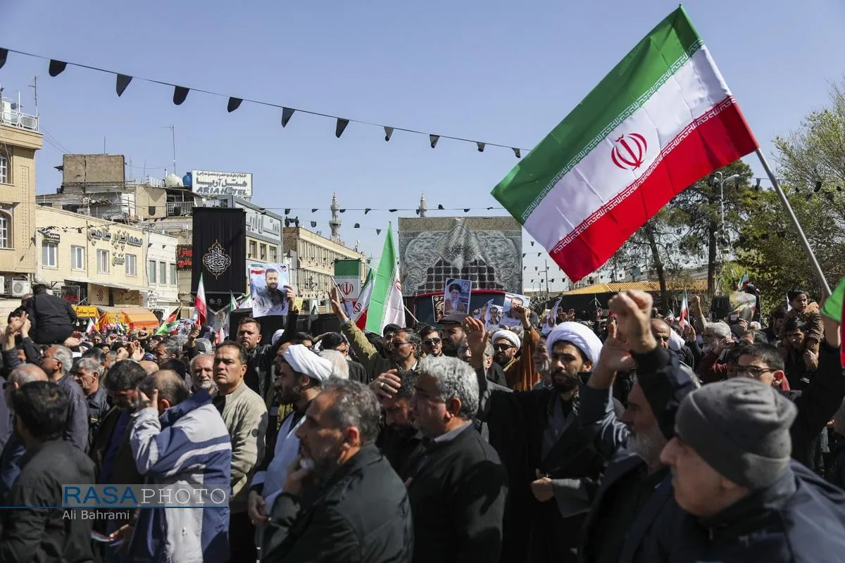 تشییع 13 شهید حملات اخیر دشمن در قم