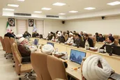 گزارش نشست راهبردی «تحلیل انتقادی مبانی تنظیم‌گری هوش مصنوعی در اتحادیه اروپا و ایالات متحده آمریکا از منظر دینی»