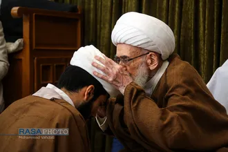 جشن&zwnj;های عمامه&zwnj;گذاری طلاب حوزه علمیه قم در بیوت مراجع تقلید و  علما