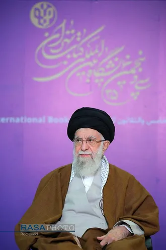 بازدید رهبر معظم انقلاب از سی و پنجمین نمایشگاه بین&zwnj;المللی کتاب تهران