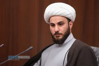 نشست صمیمی جمعی از نخبگان حوزه با حجت الاسلام والمسلمین عماد