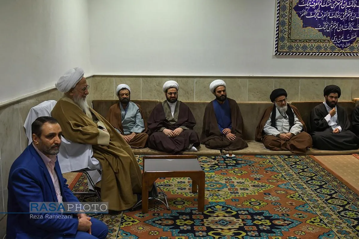 جشن عمامه گذاری طلاب در روز مبعث
