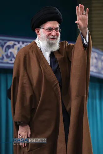دیدار جمعی از مداحان اهل&zwnj;بیت (علیهم&zwnj;السلام) با مقام معظم رهبری