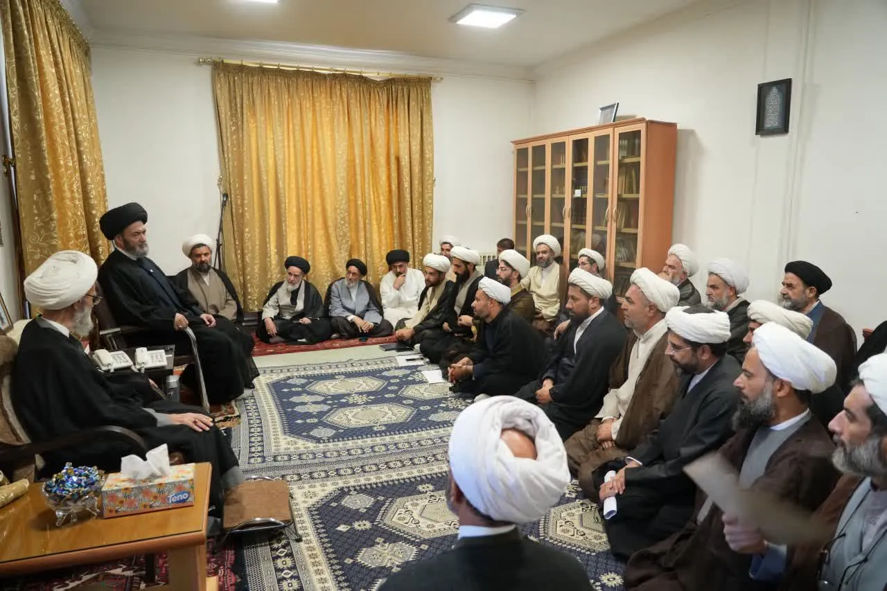 آیت‌الله عاملی با اساتید و علمای حوزه علمیه بناب دیدار کرد+ تصاویر