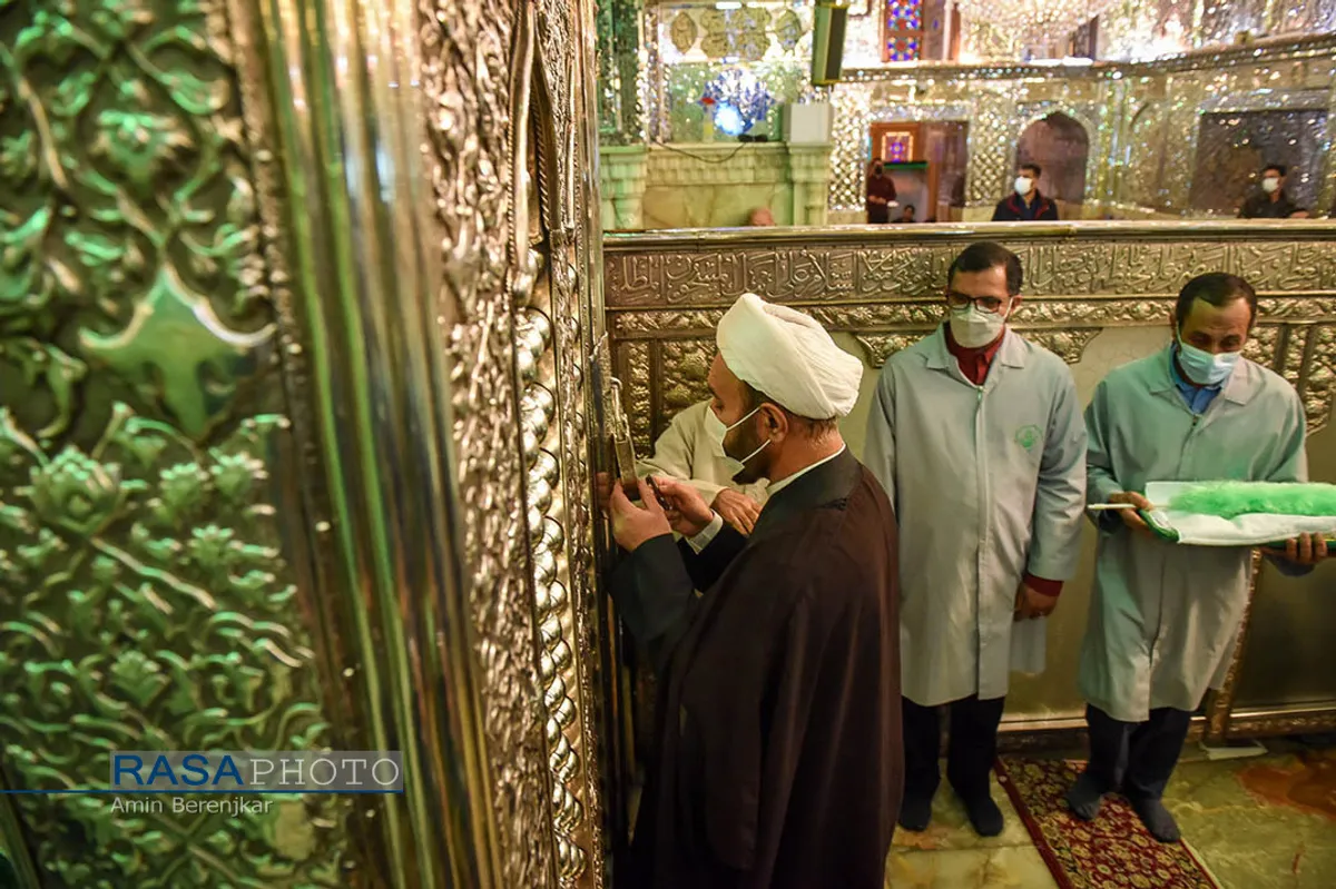 آیین گلاب شویی مضجع شریف حضرت احمدبن موسی الکاظم (ع) &lrm;&lrm;