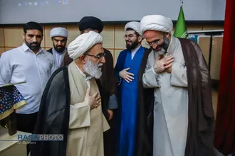 آیین رونمایی و آغاز برپایی جلسات درس اخلاق در مساجد استان قم با سخنرانی آیت الله شب زنده دار