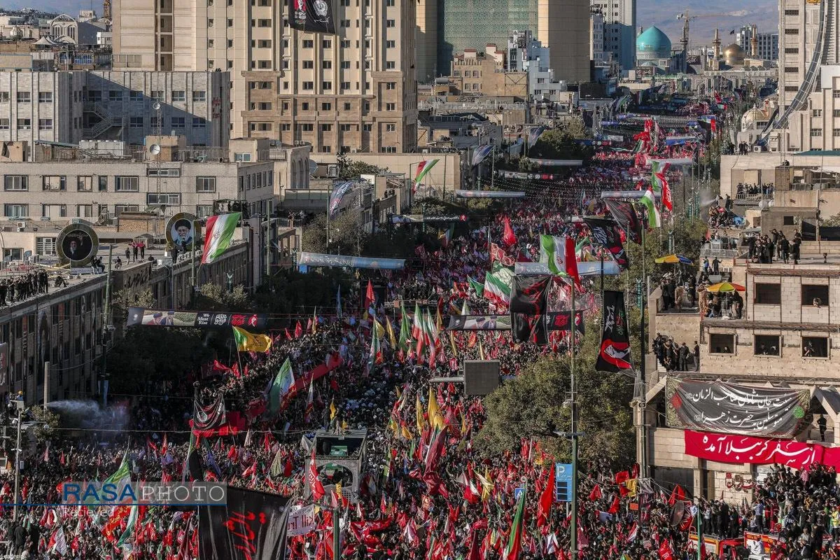 تصاویر هوایی تشییع قائد شهید امت در مشهد مقدس