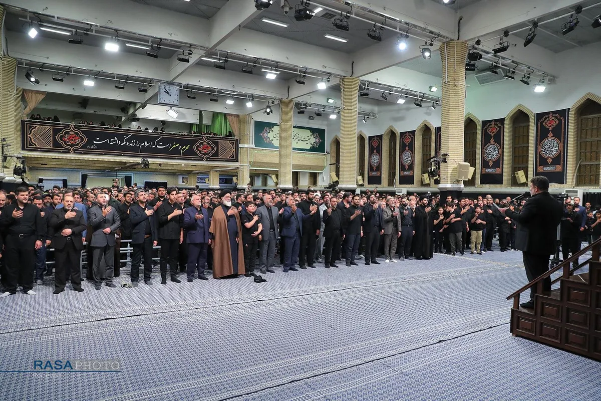 اولین شب عزاداری حضرت اباعبدالله الحسین (علیه&zwnj;السلام) با حضور رهبر انقلاب