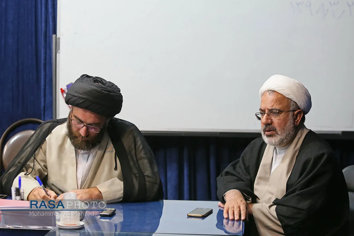 نخستین نشست شورای شعر حوزه