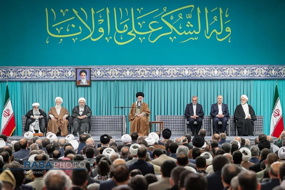 دیدار مسئولان نظام و سفرای کشورهای اسلامی با رهبر معظم انقلاب
