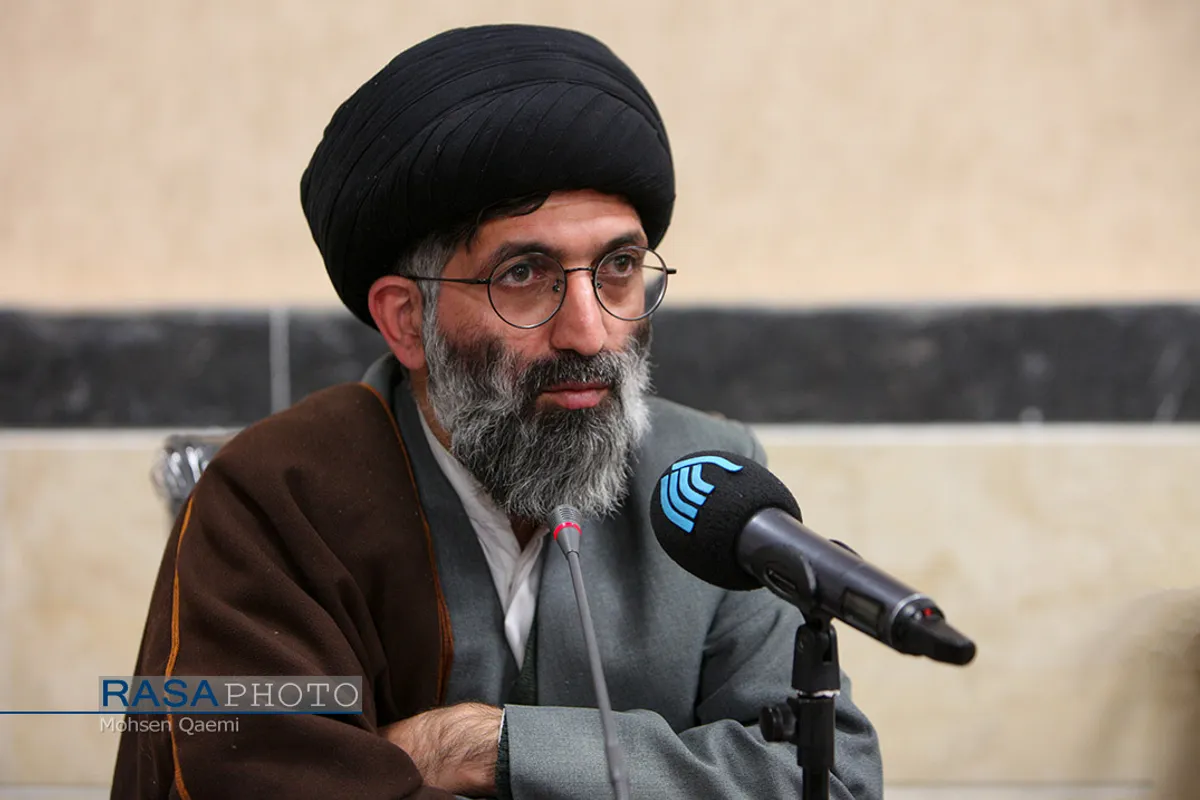 نشست صمیمی جمعی از نخبگان حوزه با حجت الاسلام والمسلمین عماد