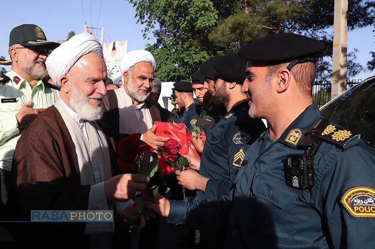 مراسم تجلیل از مجریان طرح نور حجاب و عفاف با حضور آیت الله محمدی عراقی