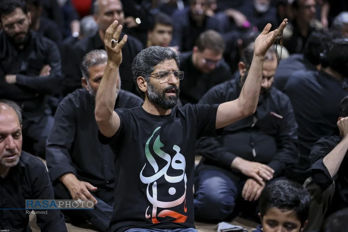 مراسم عزاداری شام غریبان حسینی در جوار محل شهادت قائد شهید