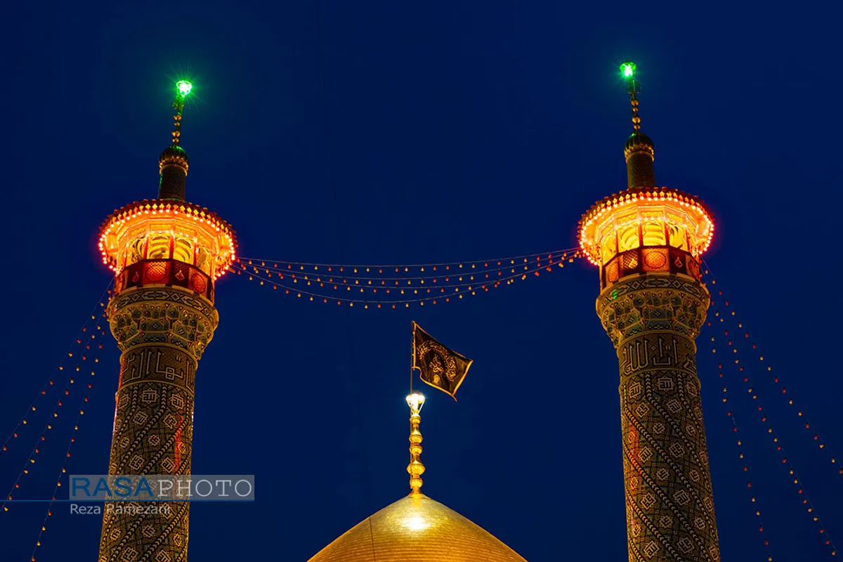 آیین تعویض پرچم حرم در شب وفات حضرت معصومه (سلام الله علیها)