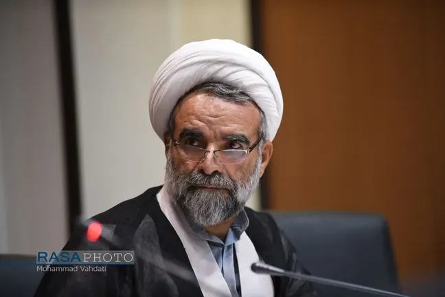 دشمن هیچ‌گاه به عهد خود وفادار نبوده است/ در میانه جنگ سخن از صلح خیانت است