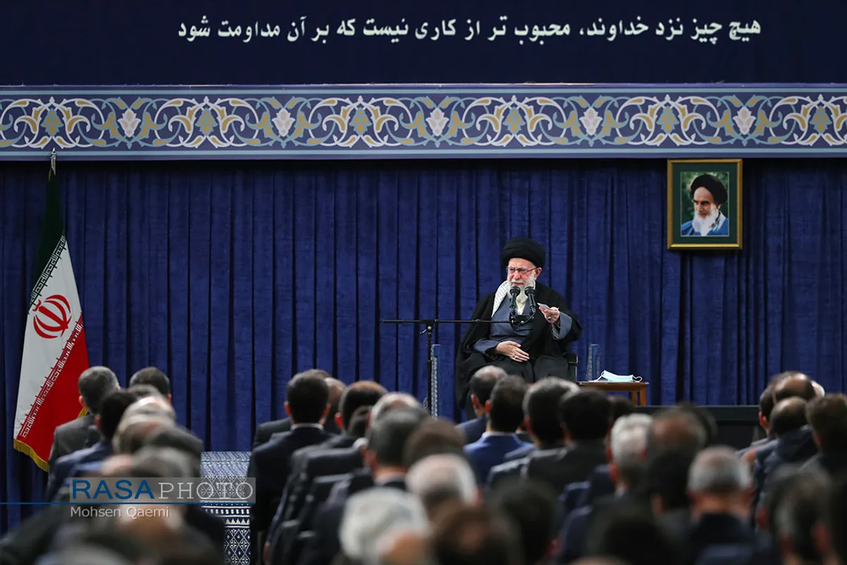 دیدار کارآفرینان، تولیدکنندگان و دانش بنیان&zwnj;ها با رهبر انقلاب