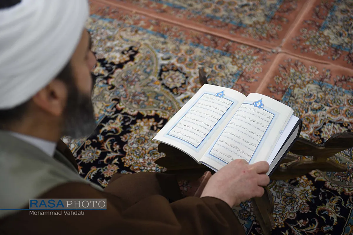 مراسم قرائت کامل دعای ابوحمزه&zwnj;ثمالی در حرم کریمه اهلبیت (ع)