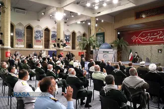 دیدار جمعی از پیشکسوتان و فرماندهان دفاع مقدس با فرمانده کل قوا