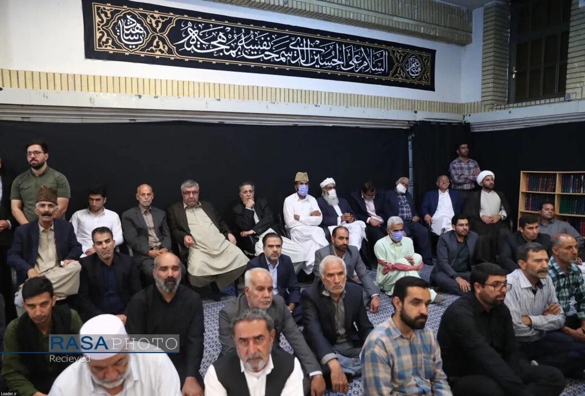 هزاران نفر از مردم شریف استان&zwnj;های &laquo;سیستان و بلوچستان&raquo; و &laquo;خراسان جنوبی&raquo; با حضور در حسینیه امام خمینی با رهبر انقلاب اسلامی دیدار کردند.