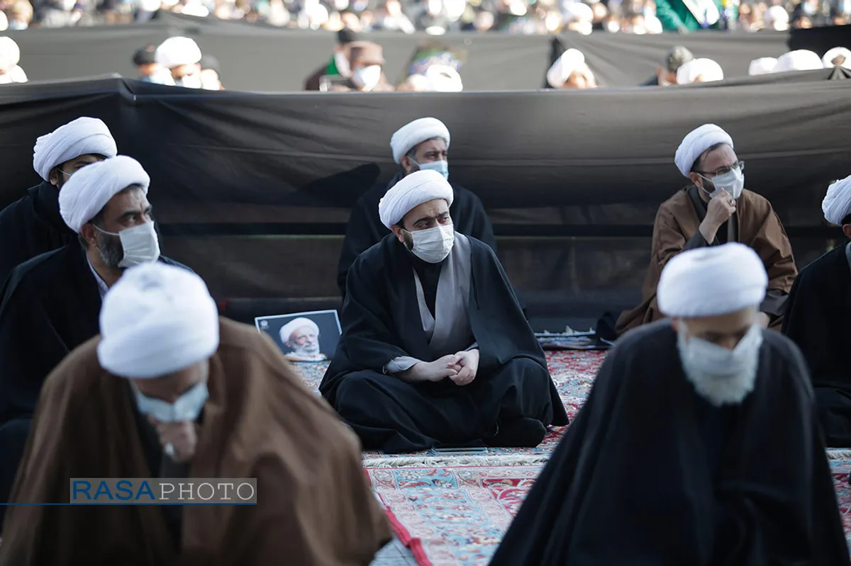 تشییع پیکر علامه آیت&zwnj;الله محمدتقی مصباح یزدی در حرم امام رضا (علیه السلام)