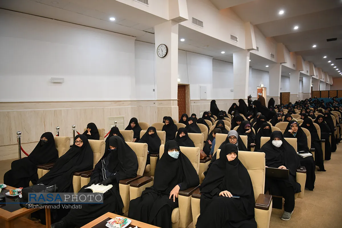 آئین رونمایی از کتاب حقیقت عظیم