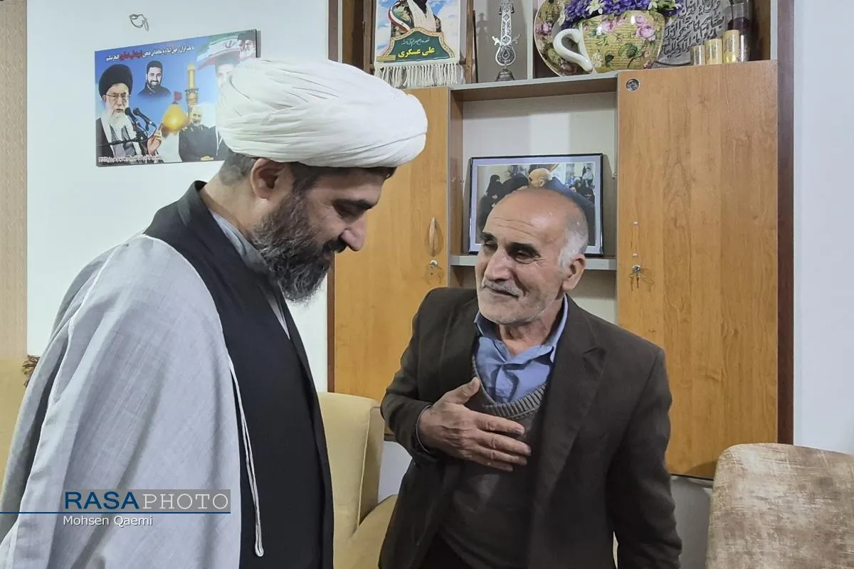 دیدار مدیرعامل خبرگزاری رسا با خانواده اولین شهید مدافع حرم چهارمحال و بختیاری