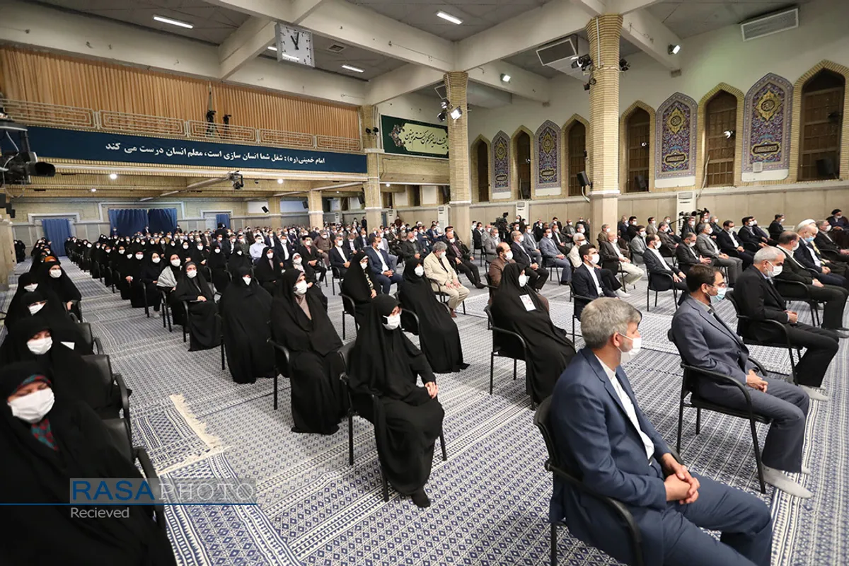 دیدار جمعی از معلمان با مقام معظم رهبری